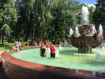 It's hot, there's a fountain, what's a kid to do...?