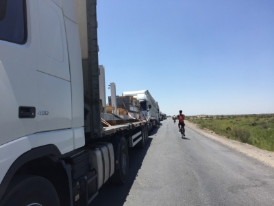 Will riding past the 1.5km long queue of trucks waiting to get into Uzbekistan