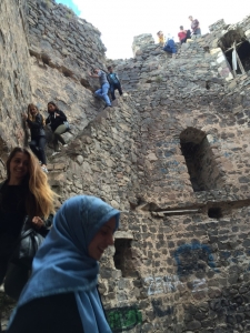 Teenagers climbing the Şebinkarahisar citadel